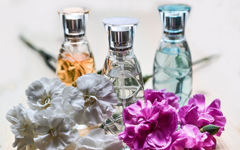 Let's work together with the power of cosmetics